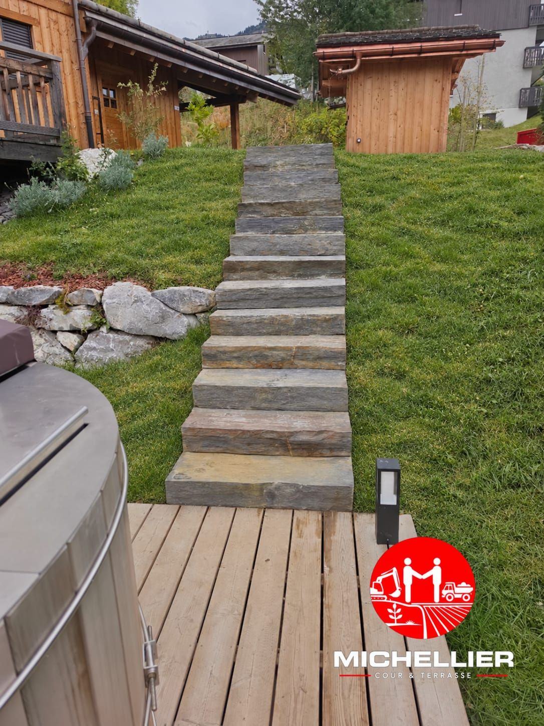 Escalier dans le jardin