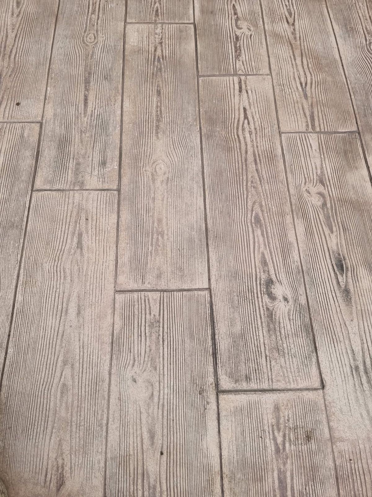 Béton imprimé effet bois
