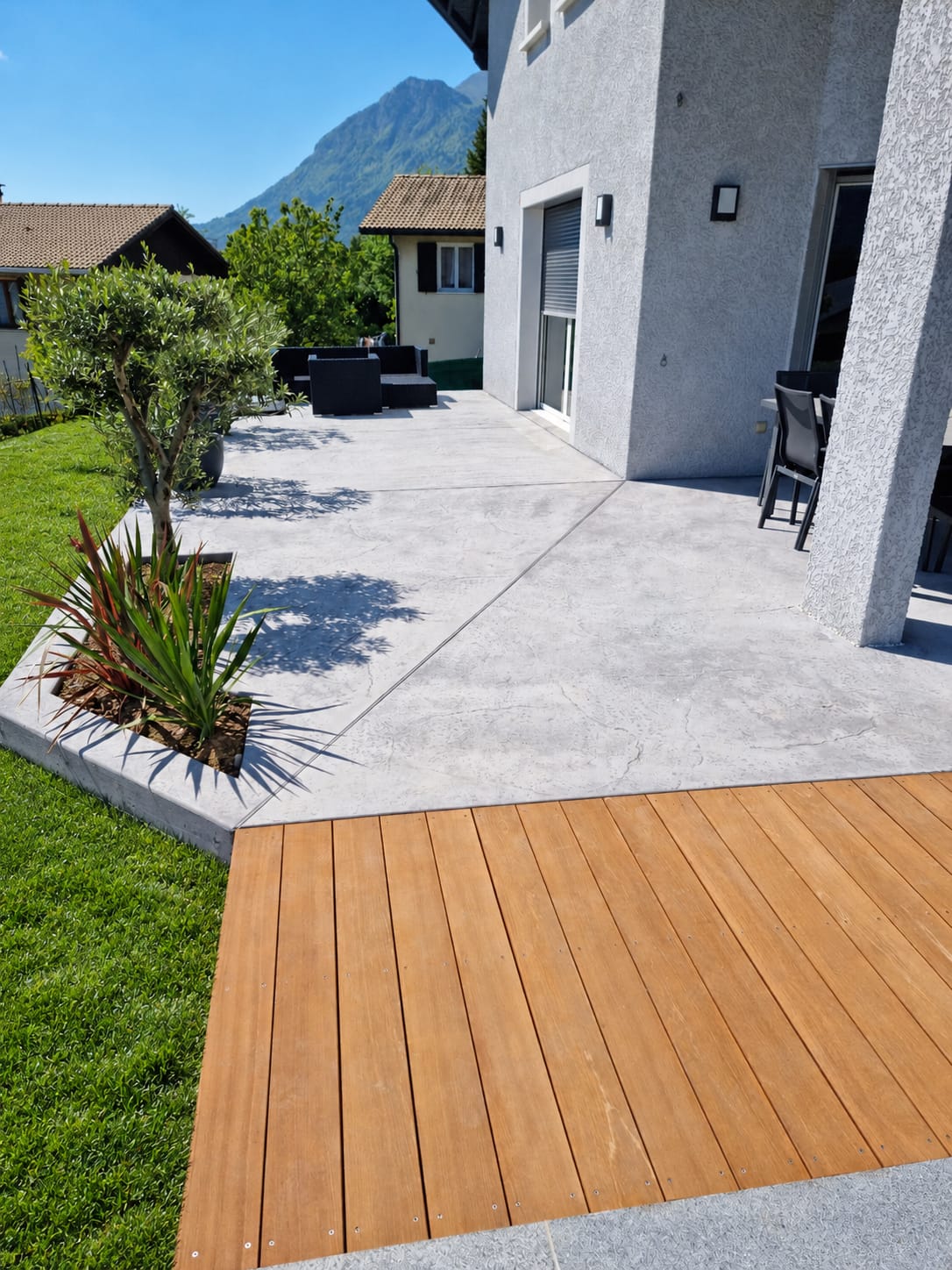 Terrasse en béton imprimé et lames bois